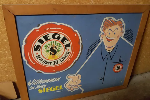 Altes Werbeschild: SIEGEL seit über 30 Jahren, Willkommen im Hause Siegel